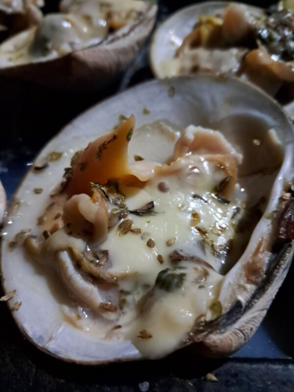 Almeja a la parmesana